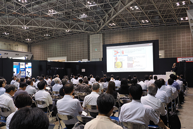 展示会会場内 セミナー風景01-01