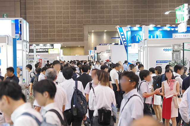 展示会会場内 通路風景02-01